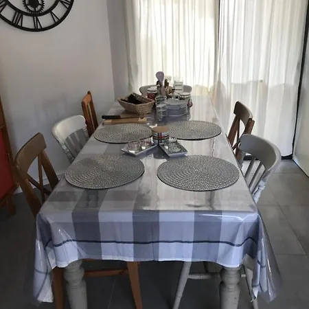 Etxean بيت ضيافة بياريتز